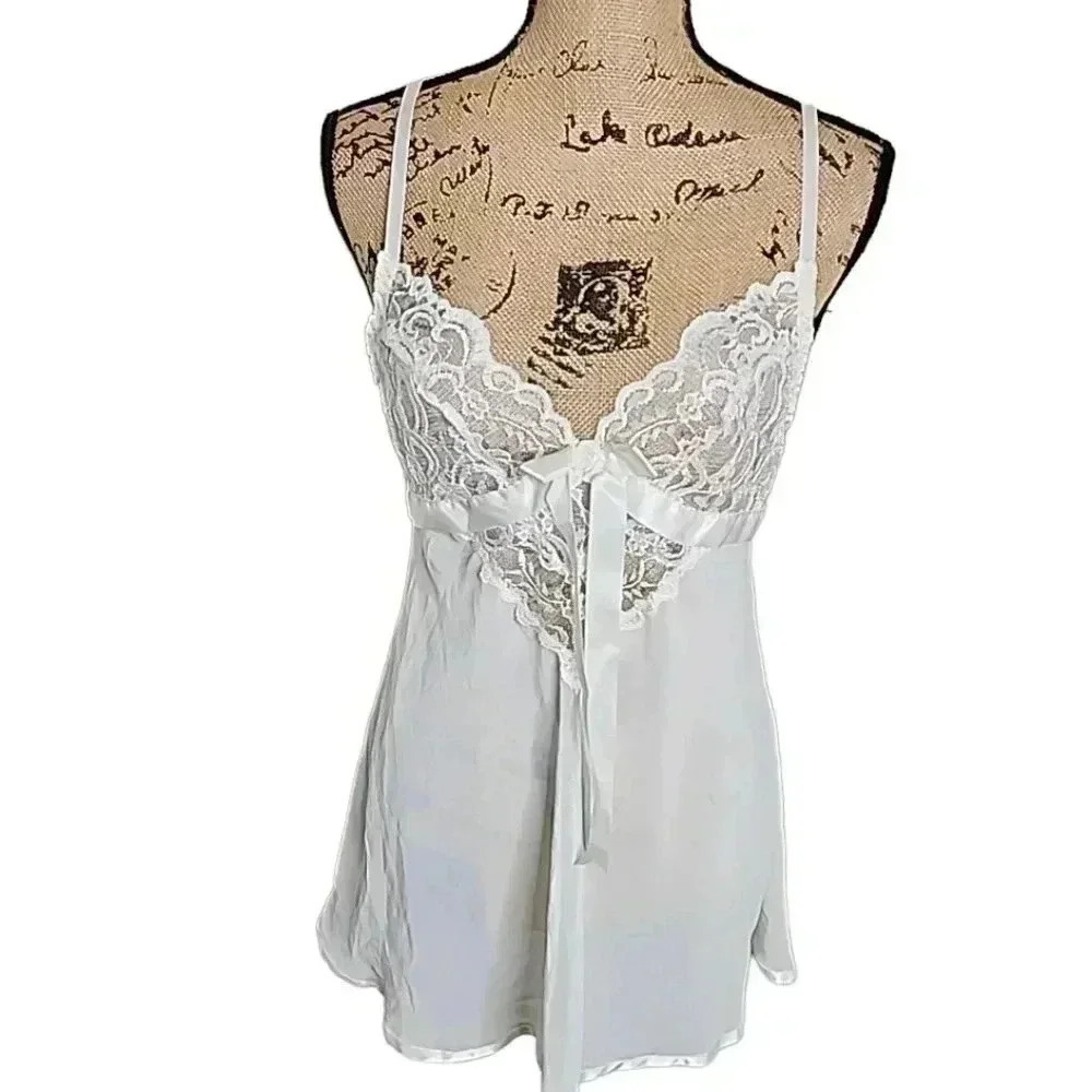 SEDUCTIVE Wear By Cinema White Lace teddy. Size Medium